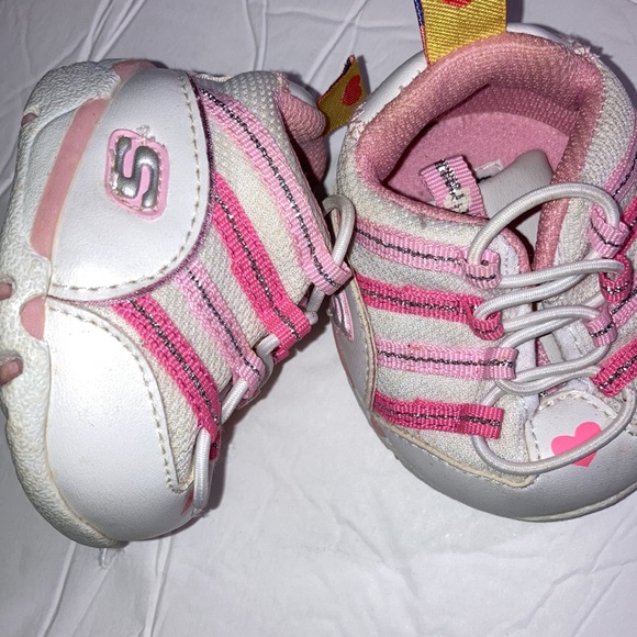 Skechers Dog Sneakers + Free Gift - Picture 4 of 5